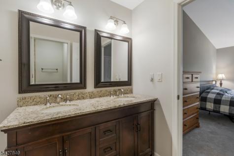 18 Pine Court Bedminster NJ 07921