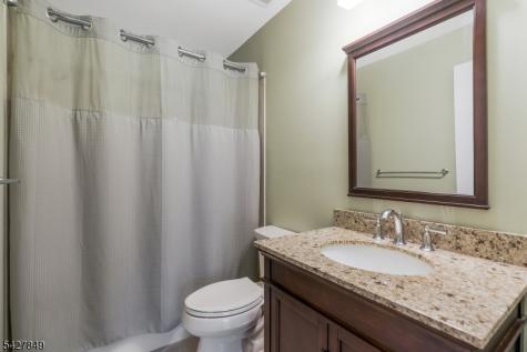 18 Pine Court Bedminster NJ 07921