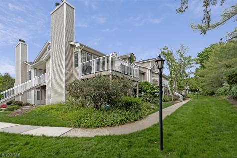 18 Pine Court Bedminster NJ 07921