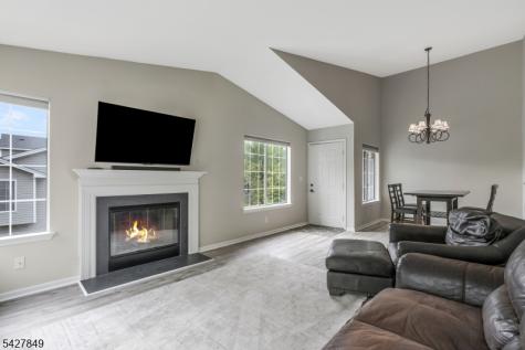 18 Pine Court Bedminster NJ 07921