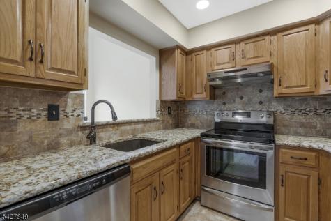 18 Pine Court Bedminster NJ 07921