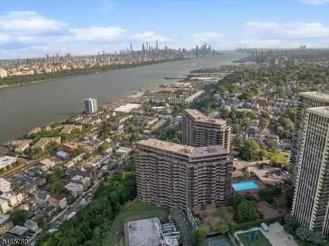100 Carlyle Drive Cliffside Park NJ 07072