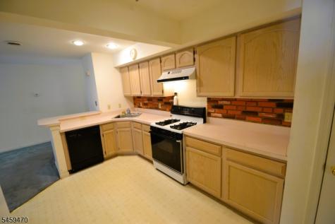 4 Collura Lane Clifton NJ 07012