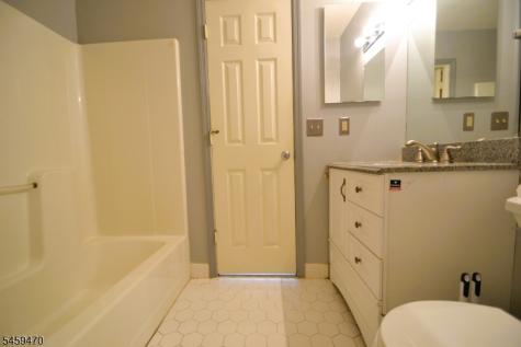 4 Collura Lane Clifton NJ 07012