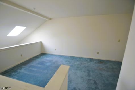 4 Collura Lane Clifton NJ 07012