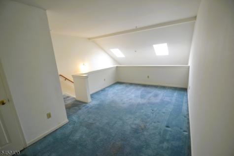 4 Collura Lane Clifton NJ 07012
