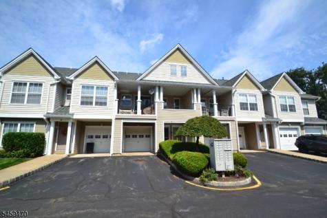 4 Collura Lane Clifton NJ 07012