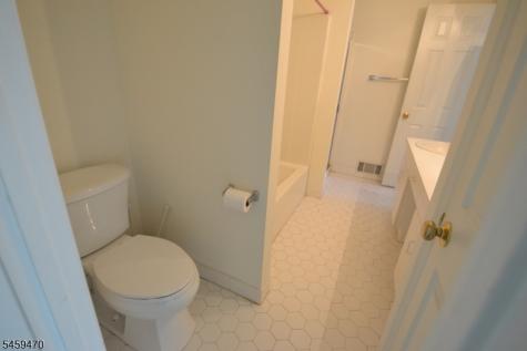 4 Collura Lane Clifton NJ 07012