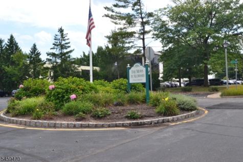 4 Collura Lane Clifton NJ 07012