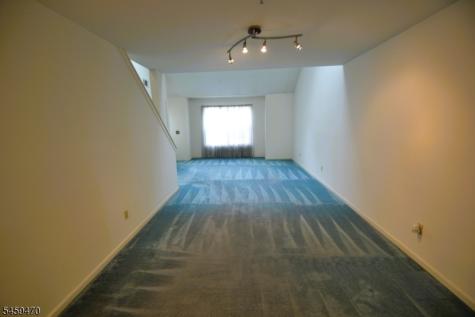 4 Collura Lane Clifton NJ 07012