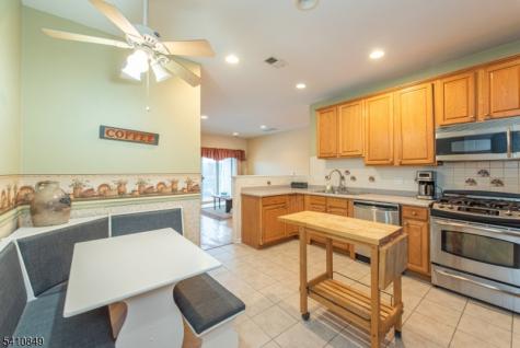 10323 Warrens Way Wanaque NJ 07465