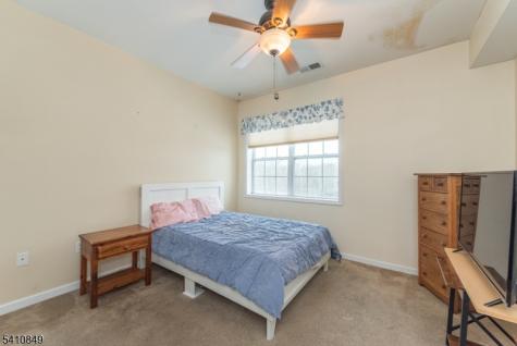10323 Warrens Way Wanaque NJ 07465