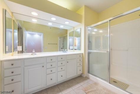 10323 Warrens Way Wanaque NJ 07465