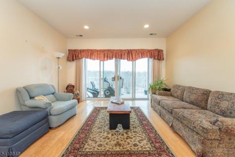 10323 Warrens Way Wanaque NJ 07465