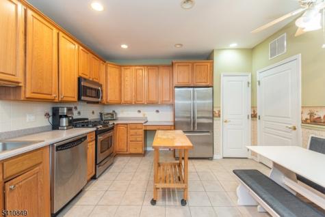 10323 Warrens Way Wanaque NJ 07465