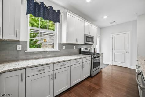 1304 Parkview Lane Rockaway NJ 07866