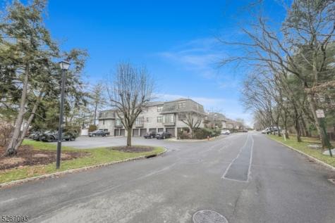 10 Falls Bridge Drive Totowa NJ 07512