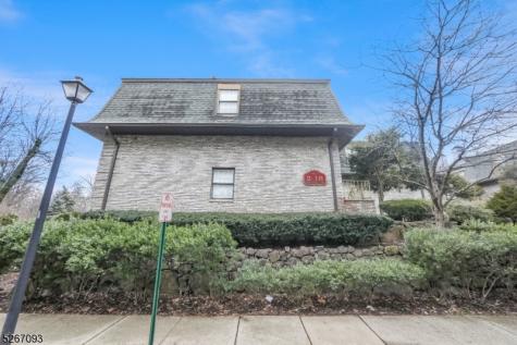 10 Falls Bridge Drive Totowa NJ 07512