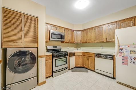 10 Falls Bridge Drive Totowa NJ 07512