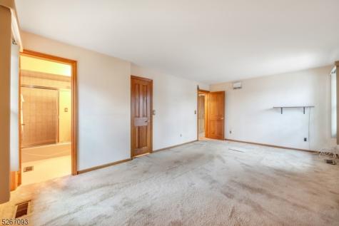 10 Falls Bridge Drive Totowa NJ 07512