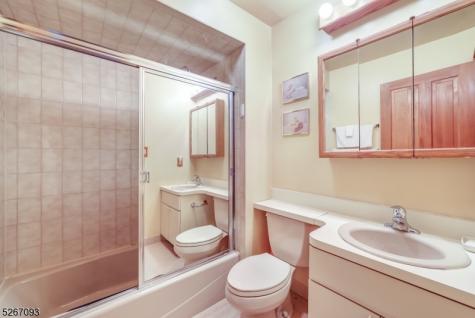 10 Falls Bridge Drive Totowa NJ 07512
