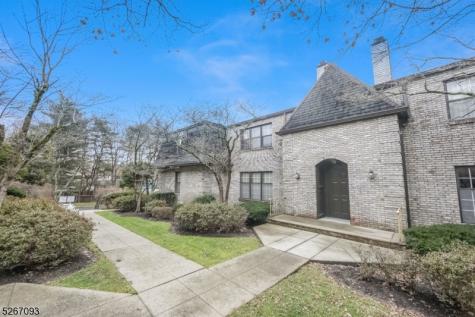 10 Falls Bridge Drive Totowa NJ 07512