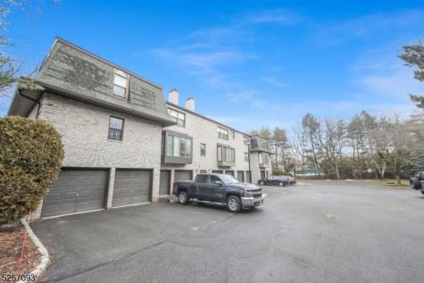 10 Falls Bridge Drive Totowa NJ 07512