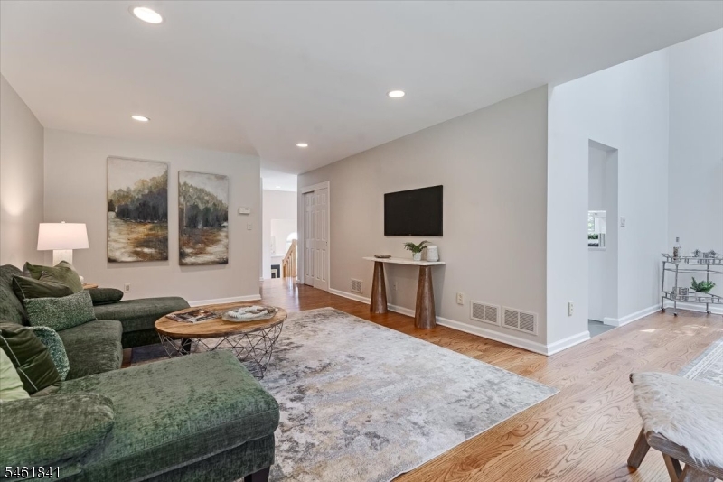 25 Knutsen Drive West Orange NJ 07052