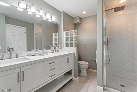 25 Knutsen Drive West Orange NJ 07052