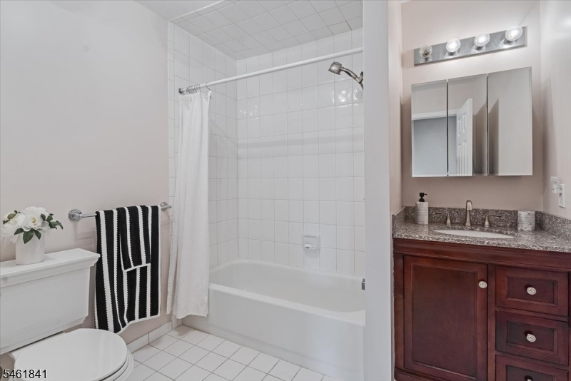 25 Knutsen Drive West Orange NJ 07052