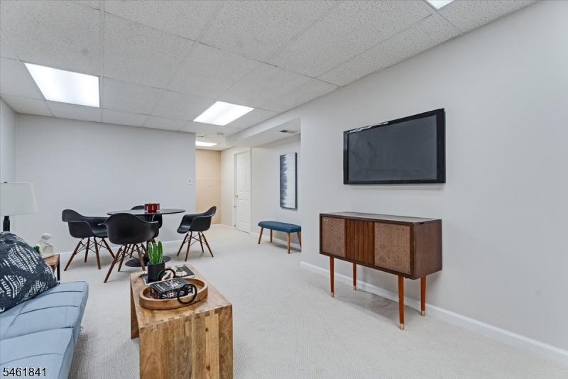25 Knutsen Drive West Orange NJ 07052
