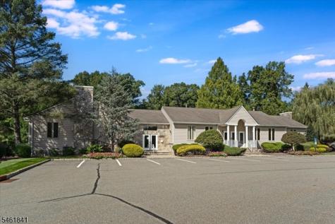 25 Knutsen Drive West Orange NJ 07052