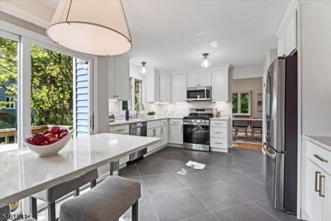 25 Knutsen Drive West Orange NJ 07052