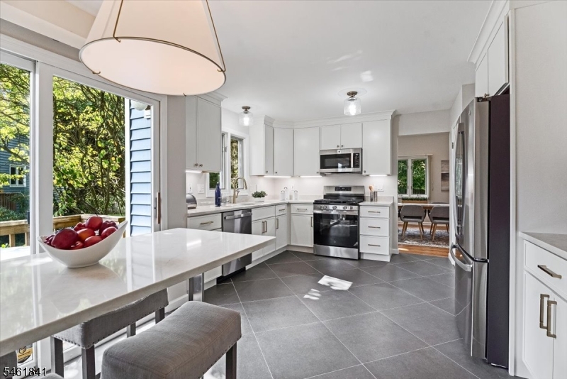 25 Knutsen Drive West Orange NJ 07052
