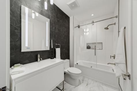 16 Paris Avenue Rockleigh NJ 07647