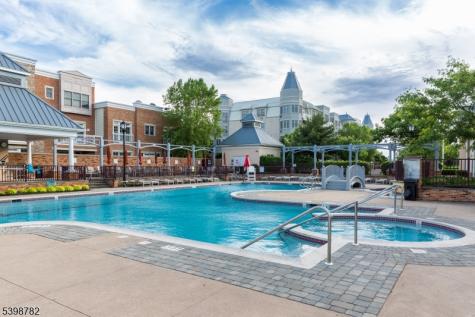 208 Shearwater Court Jersey City NJ 07305