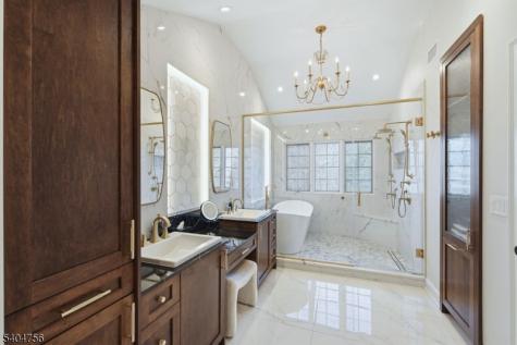 204 Bearwoods Road Park Ridge NJ 07656