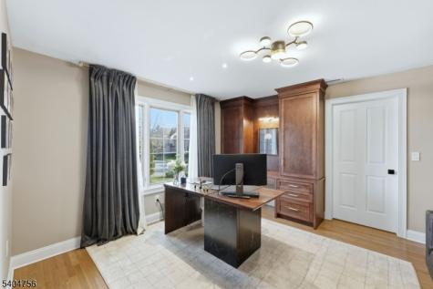 204 Bearwoods Road Park Ridge NJ 07656