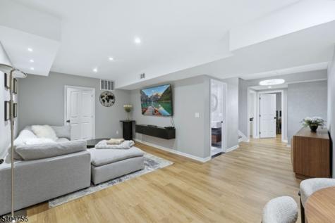 204 Bearwoods Road Park Ridge NJ 07656