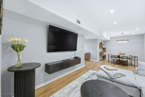 204 Bearwoods Road Park Ridge NJ 07656