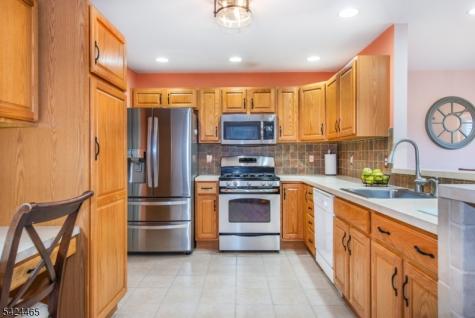 24 Clubhouse Road Hardyston NJ 07419
