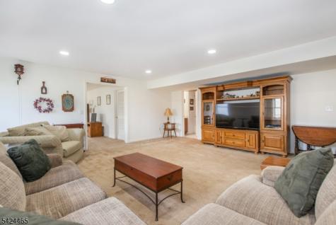 24 Clubhouse Road Hardyston NJ 07419