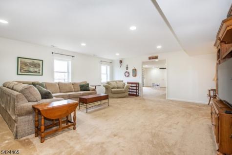 24 Clubhouse Road Hardyston NJ 07419