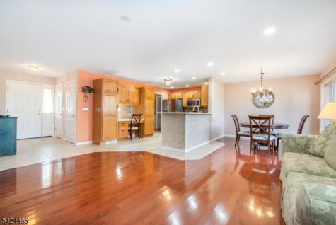 24 Clubhouse Road Hardyston NJ 07419