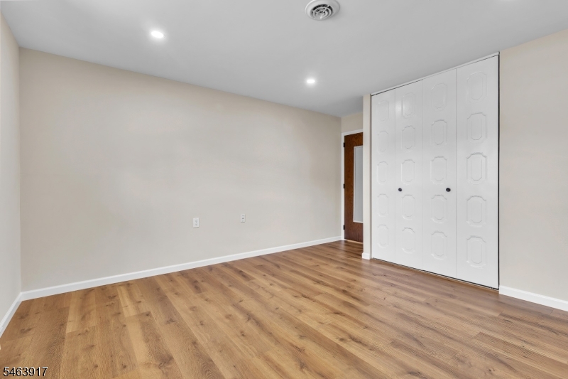 27 Cambridge Circle Manchester NJ 08759