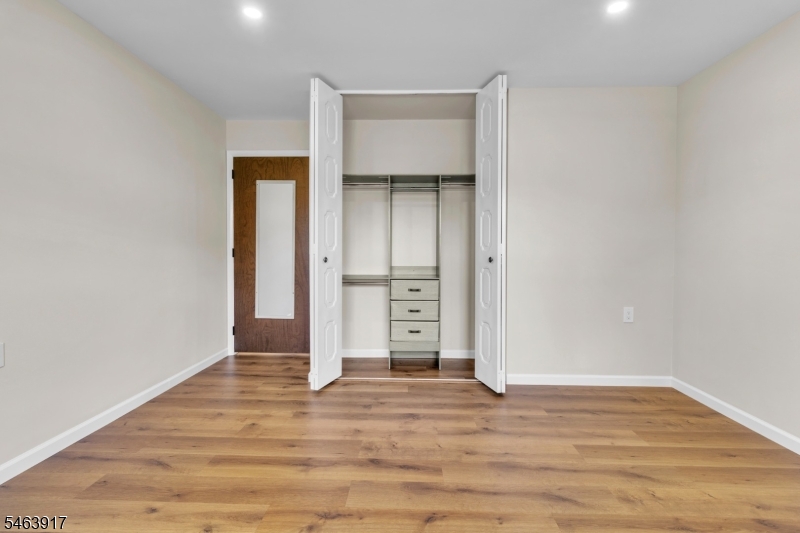 27 Cambridge Circle Manchester NJ 08759