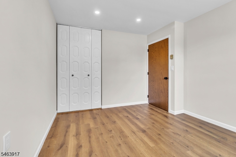 27 Cambridge Circle Manchester NJ 08759