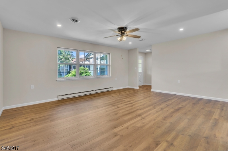 27 Cambridge Circle Manchester NJ 08759