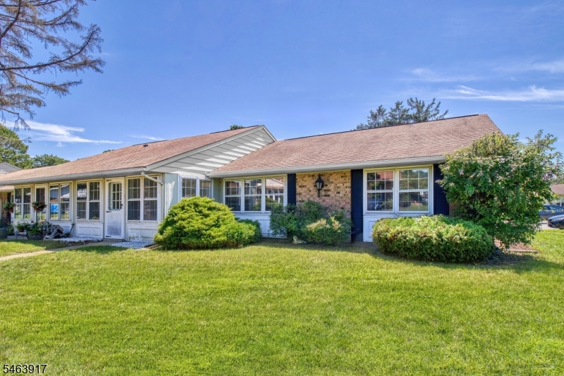 27 Cambridge Circle Manchester NJ 08759