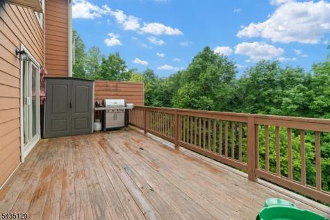 1 Wimbledon Drive 3 Vernon NJ 07462